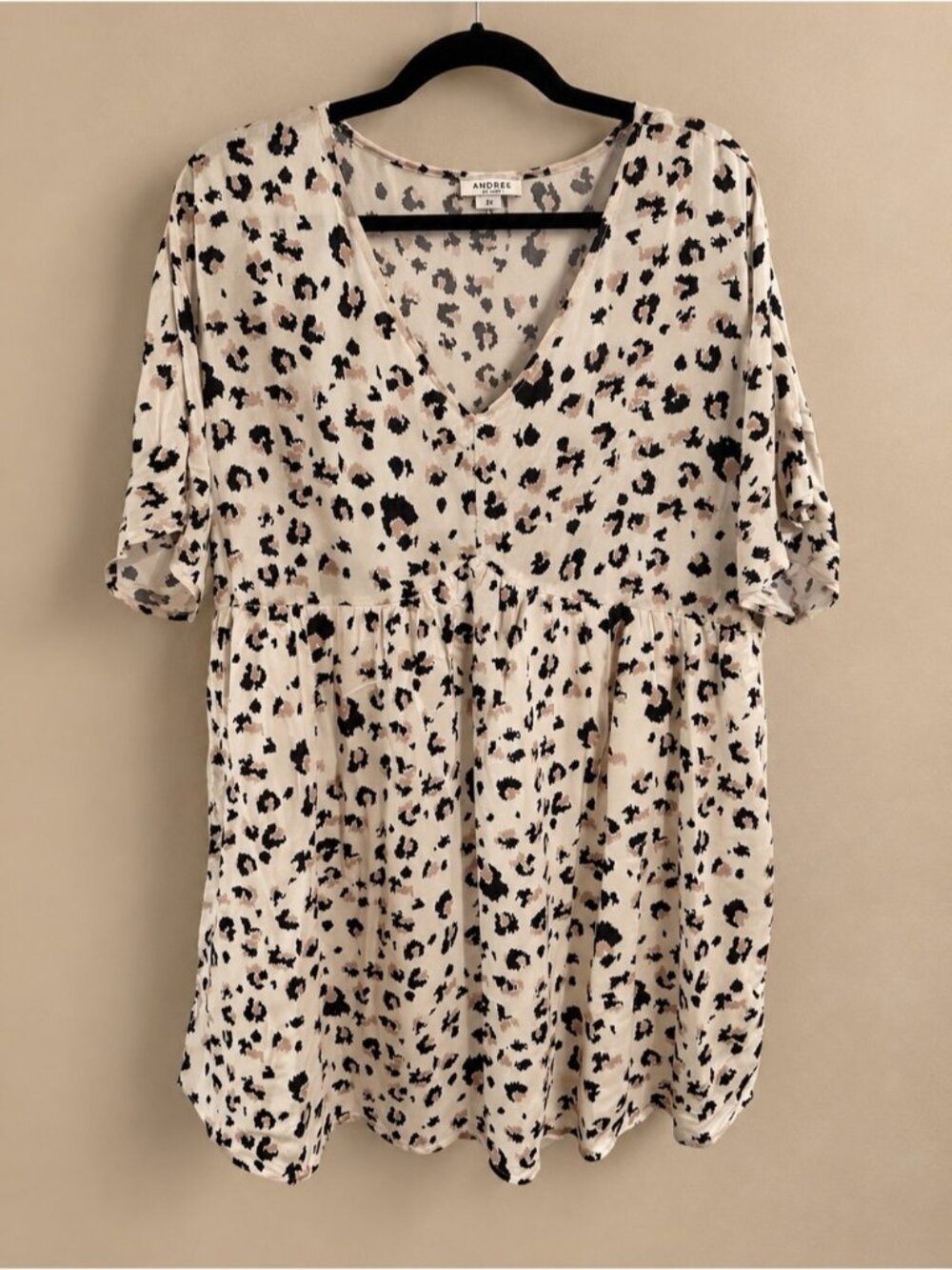 ANDREE BY UNIT Cream Leopard Print V-Neck Babydoll Tunic